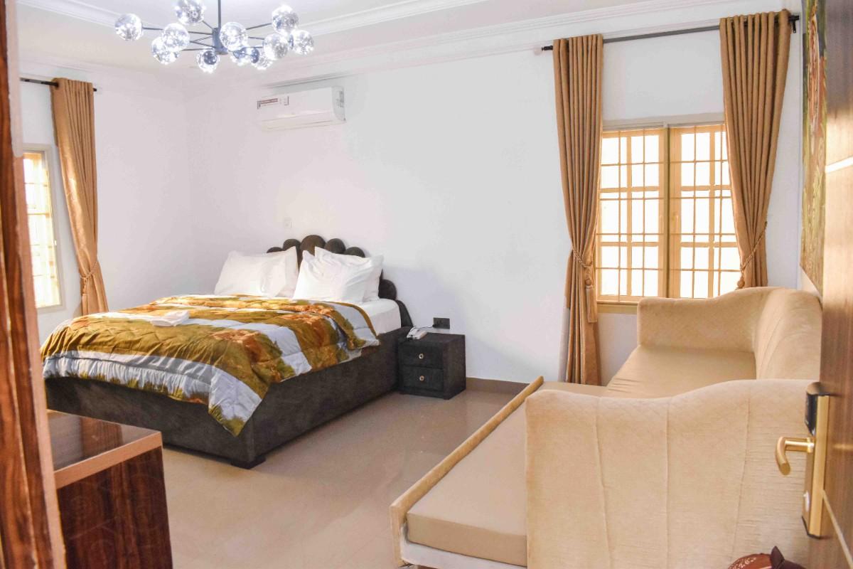 All rooms 13 Emperical Suites (3)