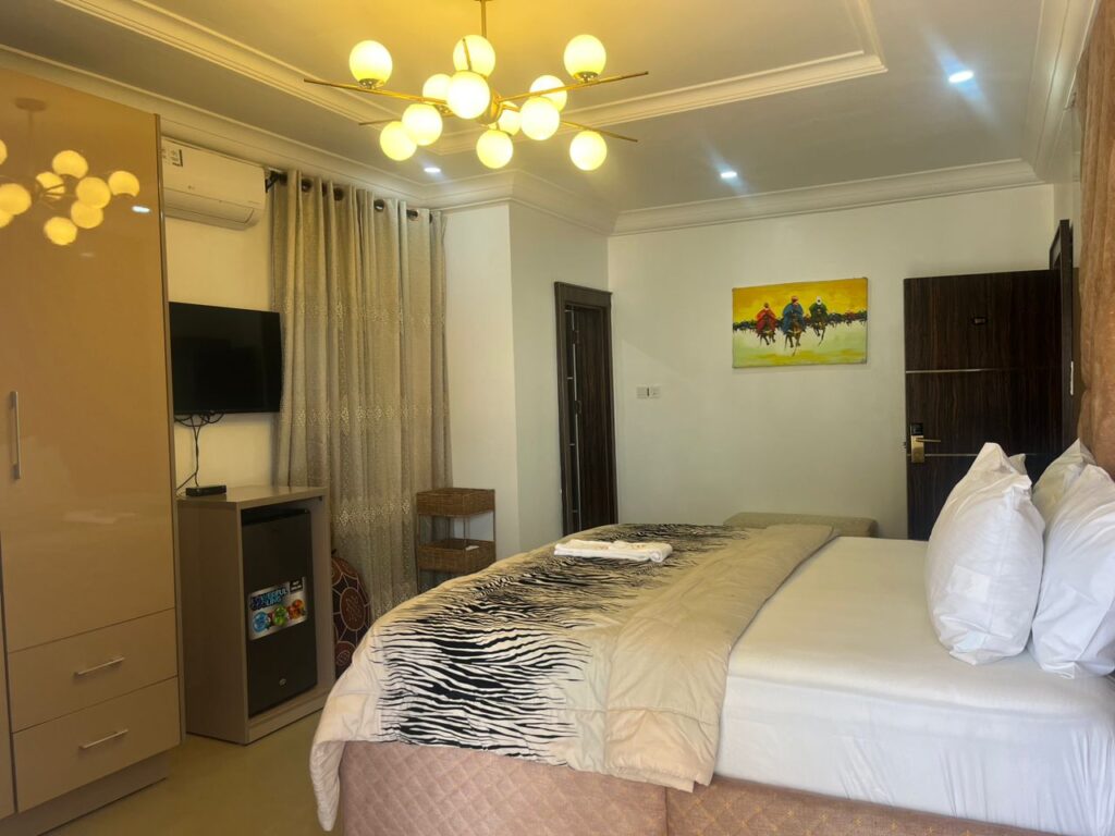 All rooms 2 Deluxe indulgence rooms 9